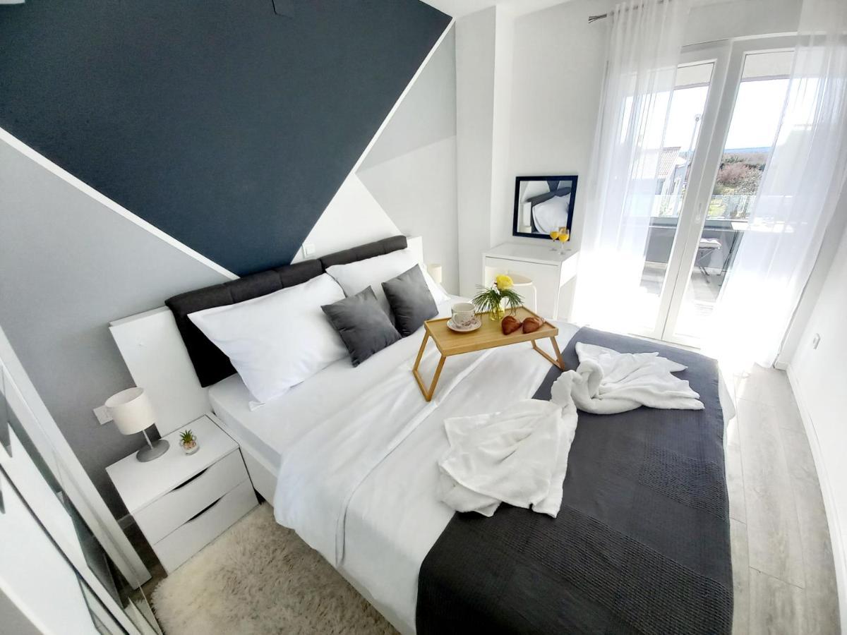 Villa Tia With Heated Pool & Jacuzzi Murvica  Экстерьер фото