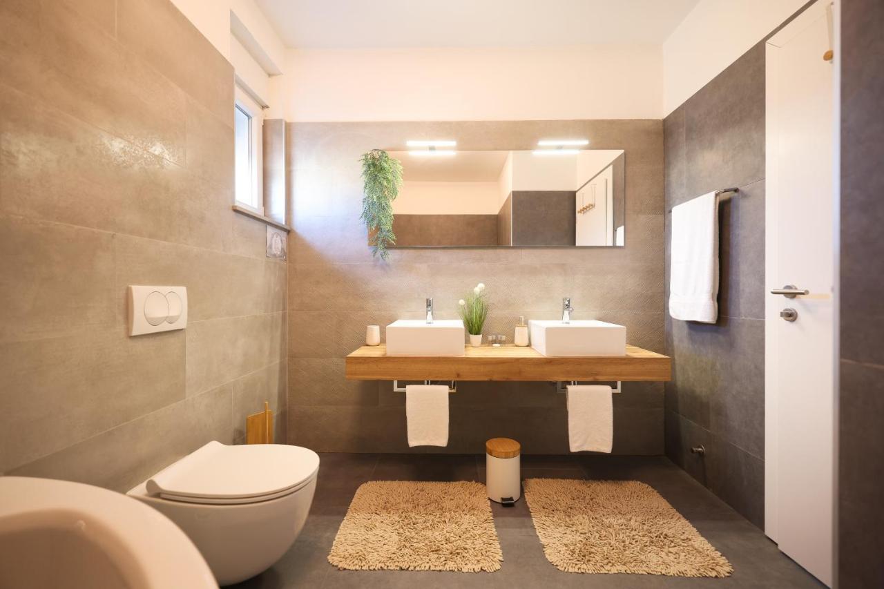 Villa Tia With Heated Pool & Jacuzzi Murvica  Экстерьер фото