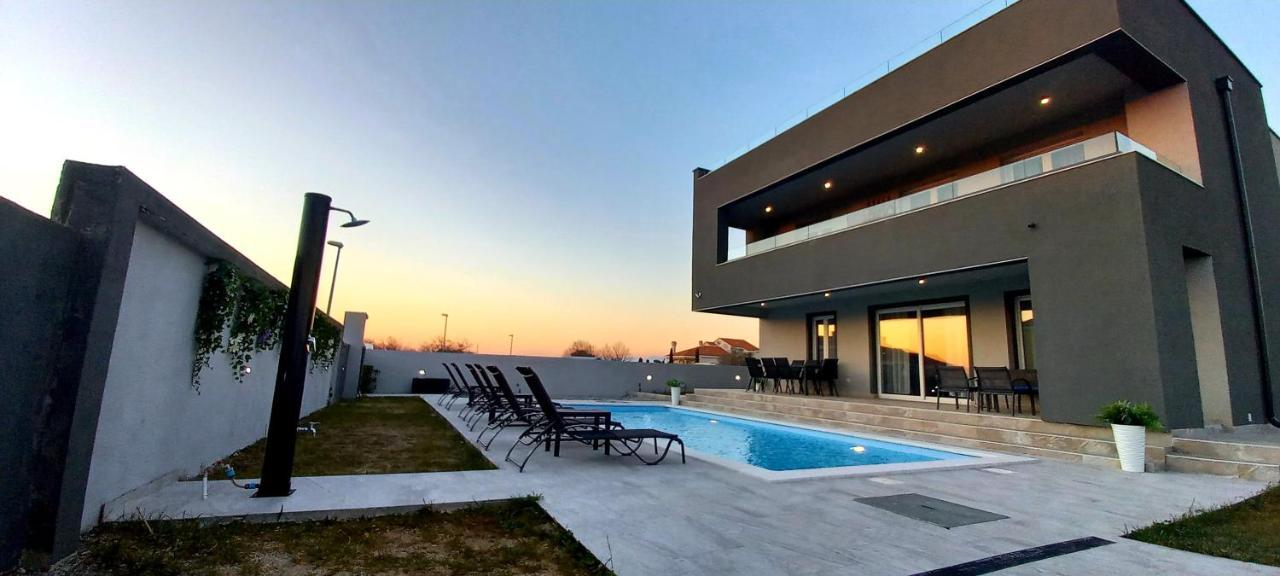 Villa Tia With Heated Pool & Jacuzzi Murvica  Экстерьер фото