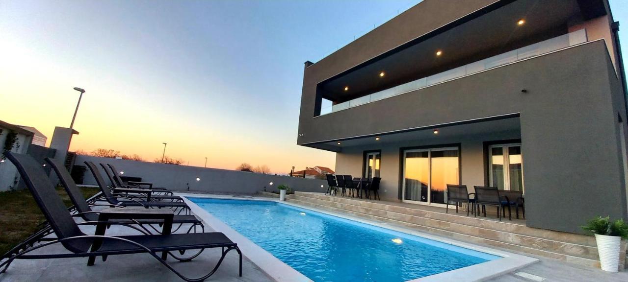 Villa Tia With Heated Pool & Jacuzzi Murvica  Экстерьер фото