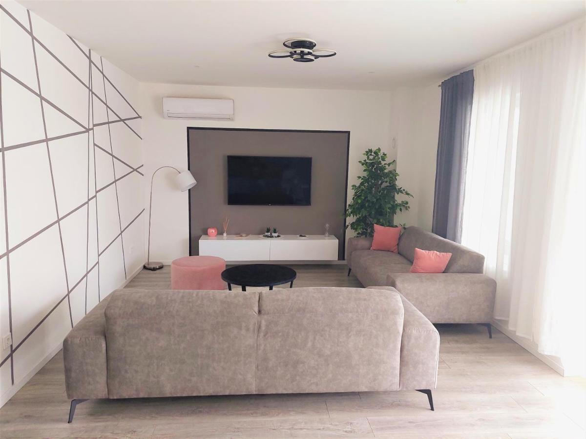 Villa Tia With Heated Pool & Jacuzzi Murvica  Экстерьер фото
